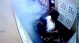 Men narrowly escape after electric bike catches fire inside lift in China