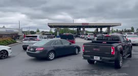 US: Gas Shortages, Long Lines Outside Gas Stations Spread Across Southeast 3