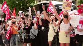 Manifestación de los trabajadores de H&M promoviendo paros por un ERE que afecta al 20% de la plantilla