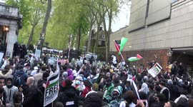 London police under rain of sticks and bottles outside Israeli embassy
