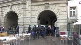 Switzerland: Police prevent rallies by opponents of the COVID measures in Bern
