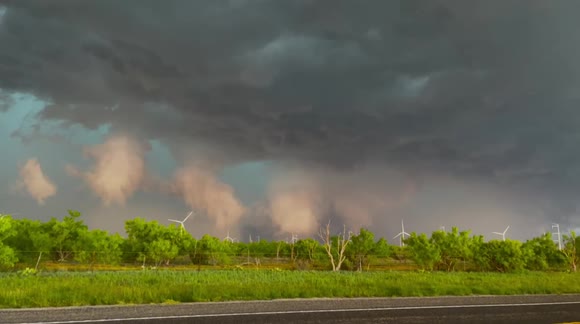Tornado touches down in Sterling City, Texas