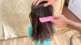 YouTuber dad demonstrates cool parenting life hack
