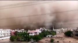 Pakistan: Huge Dust Storm Hits Karachi, Leaving Four Deaths 4