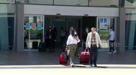 First UK tourists arrive in Portugal after country opens borders