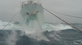 Indonesian Fishing Vessel Faces Massive Waves After Running Out Of Fuel (Indian Ocean)