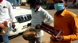 Local police use folk artists to spread awareness regarding Covid-19 vaccination in central India