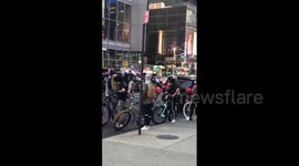 Brawl breaks out in New York between Israeli, Palestinian protesters
