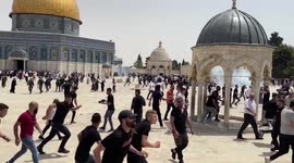 Israeli security forces attack Palestinian worshippers in Jerusalem's Al-Aqsa compound