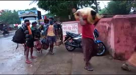 Cyclone Yaas forces Indian villagers to relocate for safety