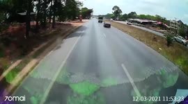 Pickup truck's tire explodes making it flip over and crash
