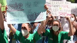 Manifestación de los MIR frente al ministerio de Sanidad para manifestar su rechazo al proceso de elección de plazas