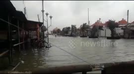 Sea water enters residential areas in West Bengal's Digha as Cyclone Yaas rages