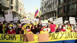 Residentes colombianos en Madrid España se manifiestan contra la represión del Gobierno de su país