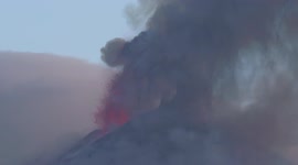Mount Etna: another lava-fountaining episode occurs in Sicily, Italy
