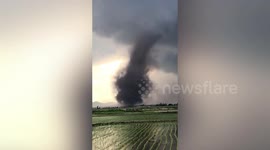 Huge tornado wreaks havoc in northern Chinese city