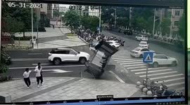 Out-of-control car smashes into booth with security guard inside in southern China