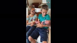 'Newborn Baby has a Special Greeting in Store for Elder Sister'