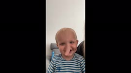 Baby is trying Snapchat filter for the first time. Hilarious