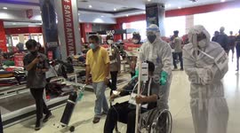Police in Indonesia socialize the dangers of covid-19 to Malls by cosplaying Ghosts and Covid-19 Patients