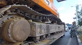 Egypt brings heavy equipment to the Gaza Strip to help remove rubble .