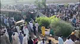 More than 30 killed after two passenger trains collided in Pakistan