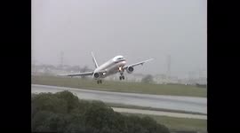 Plane Struggles With Extremely Dangerous Crosswinds and Aborts Landing