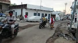 Over hundreds of illegal liquor bottles gets seized from house in central India