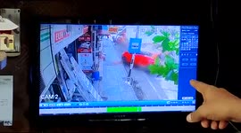 Lucky escape for a youth as  truck loses its control and hits the vehicles near pavement in South India