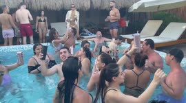 Mexico: People hang out during Covid-19 pandemic