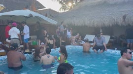 Mexico: Tourists return during Covid-19 pandemic