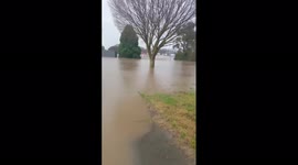 Australia: Cold Front Batters Victoria And Prompts Evacuation In Traralgon