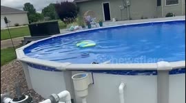 Clever pooch comes up with ingenious way of getting in and out of swimming pool THROUGH ITS TINY FILTER