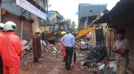 Building collapses due to heavy monsoon rains in Mumbai, India