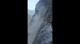 Huge landslide blocks mountain road near Indian-Chinese border