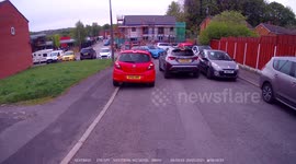 Nissan Duke Driver is In a HURRY TO GO NOWHERE and bullies his way through the traffic