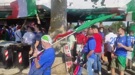 Italians fans get hyped up moments before Euro 2020 kickoff