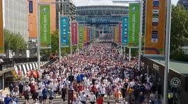 Euro 2020: England fans leaving Wembley chant ‘Football’s coming home’ after victory against Croatia