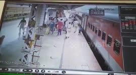 4-year-old girl falls onto train tracks as she exits, but gets saved