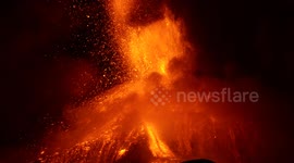 Italy's Mount Etna put on a show overnight, spewing HUGE lava fountains as it erupted again