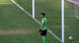 Goalie gaffe! Keeper lets in quick free quick - because he was drinking from his water bottle