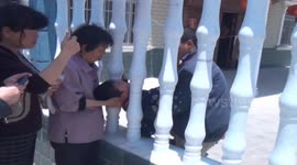 Boy's head freed from railings in China