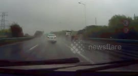 Truck drifts out of control in Shanghai