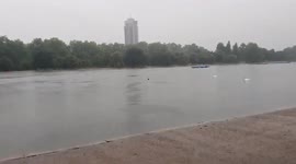 'Celts were made for swimming!' Guy swims while another is skiing down Hyde Park in London