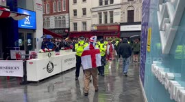 Police prevent serious incidents between England and Scotland fans in London with timely measures