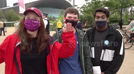 'We got the jab!' - Football fans mock anti-vaxxers at London Stadium vaccination event