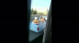 Beating the heat in Belarus: Pickup truck paddling pool spotted in Minsk