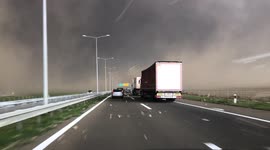 Intense storm forces vehicles to come to standstill on Serbian highway