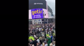20,000 ravers / protesters closed down Regent street save of scene to support DJ’s and clubs in the UK