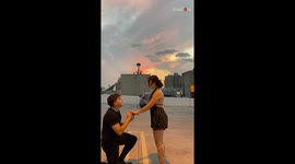 Guy's surprise proposal at girlfriend's favourite spot goes viral on TikTok